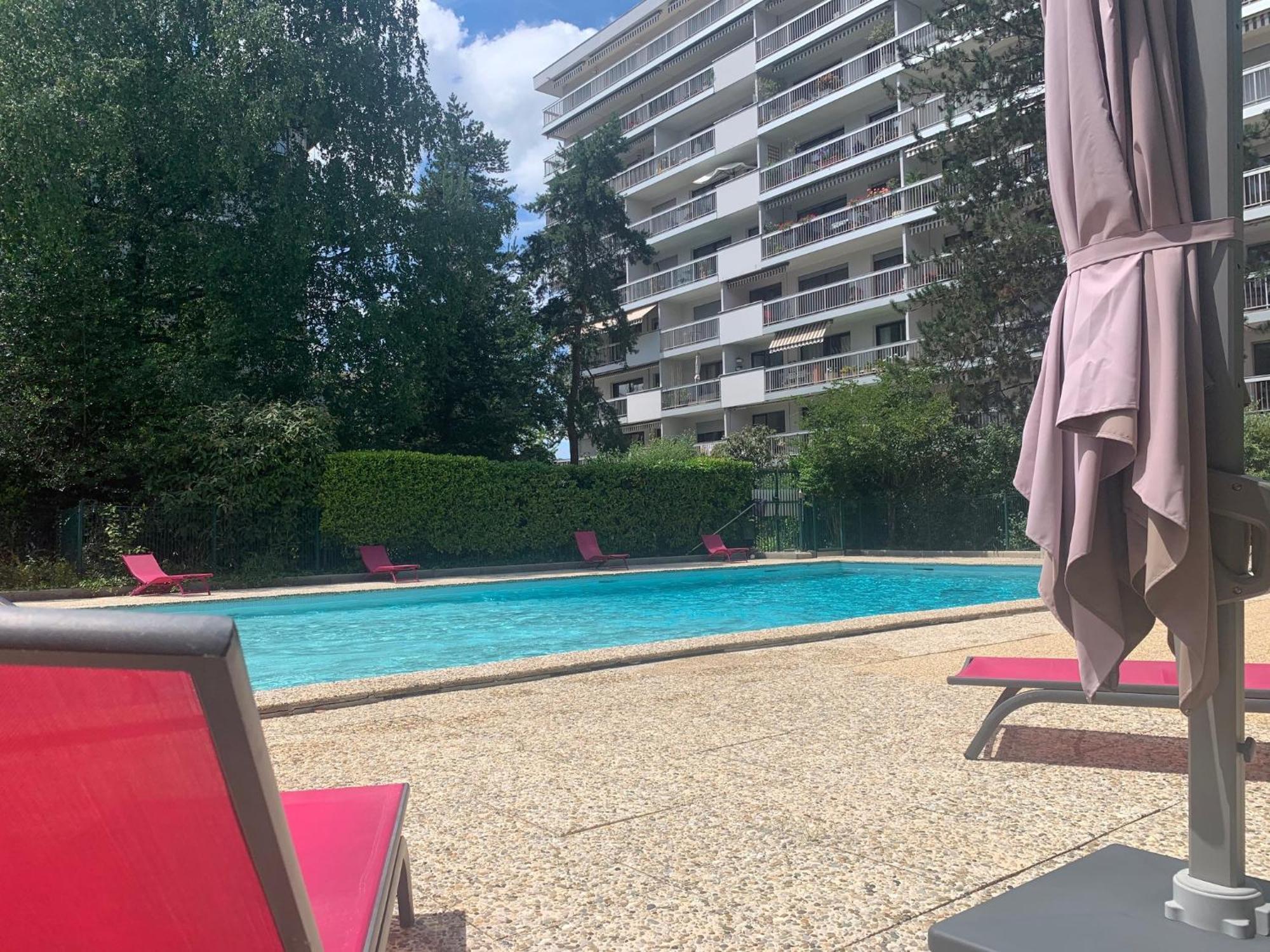 אנסי Kusmi Love Piscine Proche Du Lac מראה חיצוני תמונה