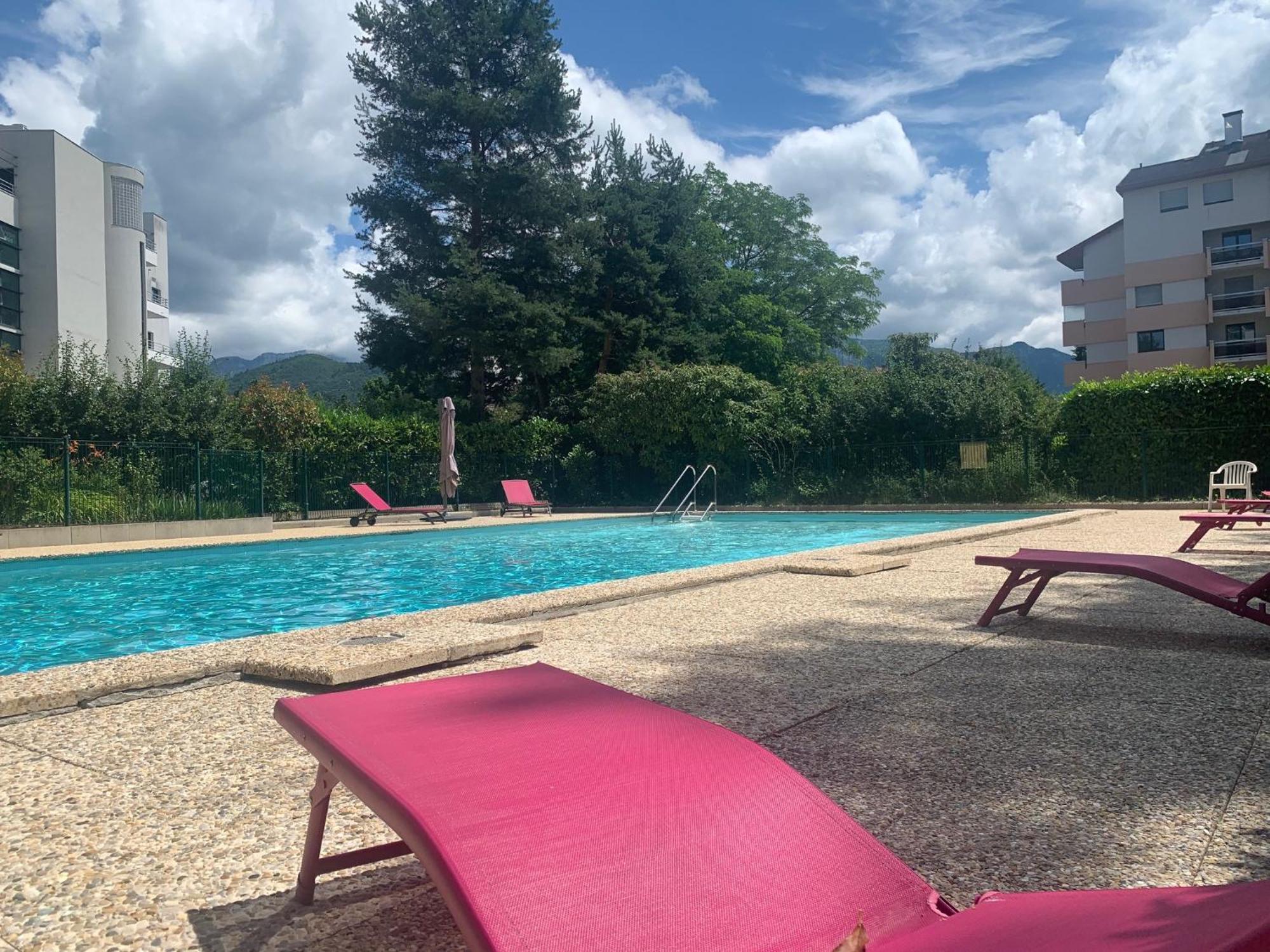 אנסי Kusmi Love Piscine Proche Du Lac מראה חיצוני תמונה