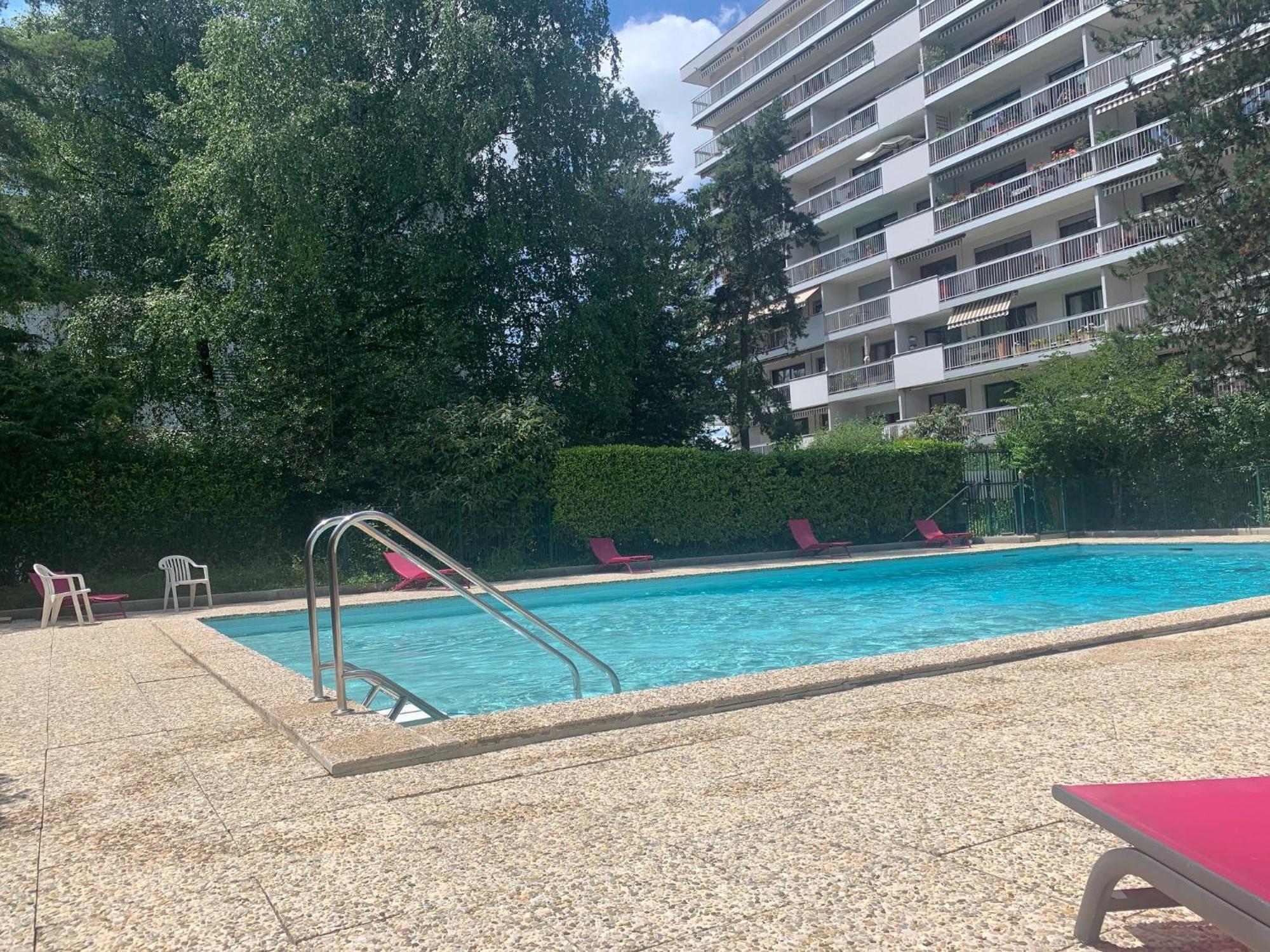 אנסי Kusmi Love Piscine Proche Du Lac מראה חיצוני תמונה