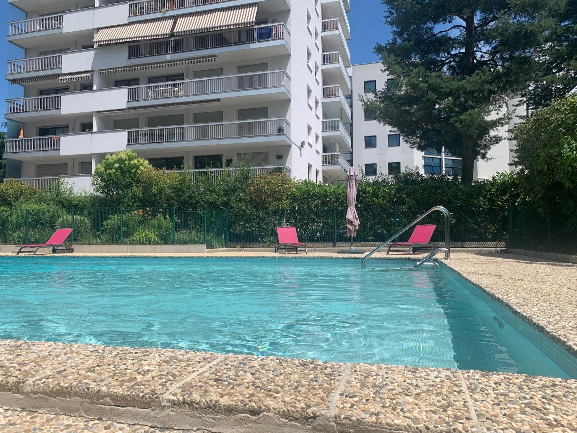 אנסי Kusmi Love Piscine Proche Du Lac מראה חיצוני תמונה